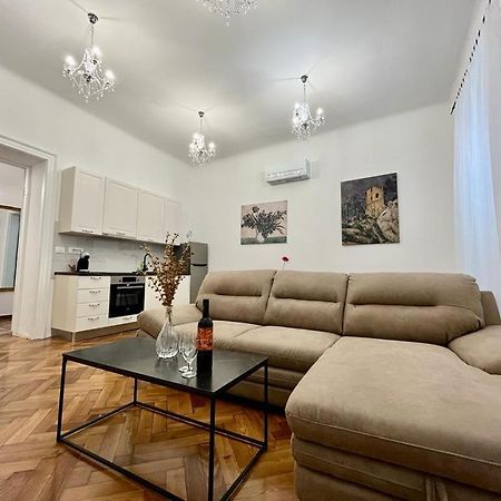 Апартаменти Lux Apartmans Пула Екстер'єр фото