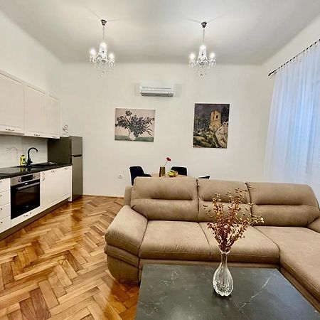 Апартаменти Lux Apartmans Пула Екстер'єр фото