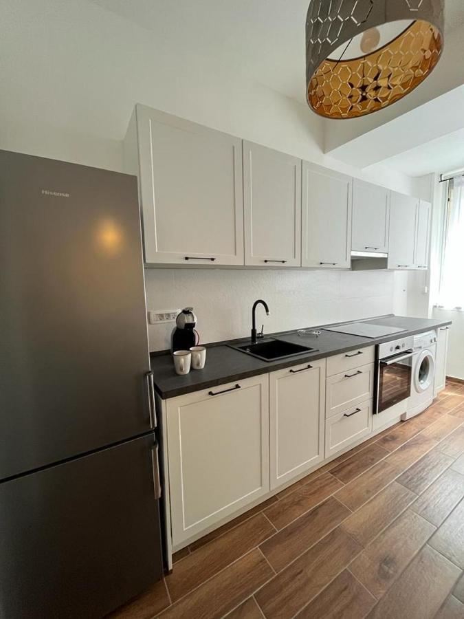 Апартаменти Lux Apartmans Пула Екстер'єр фото