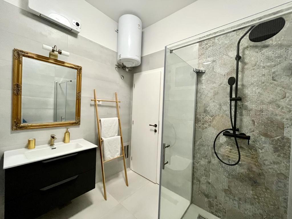 Апартаменти Lux Apartmans Пула Екстер'єр фото