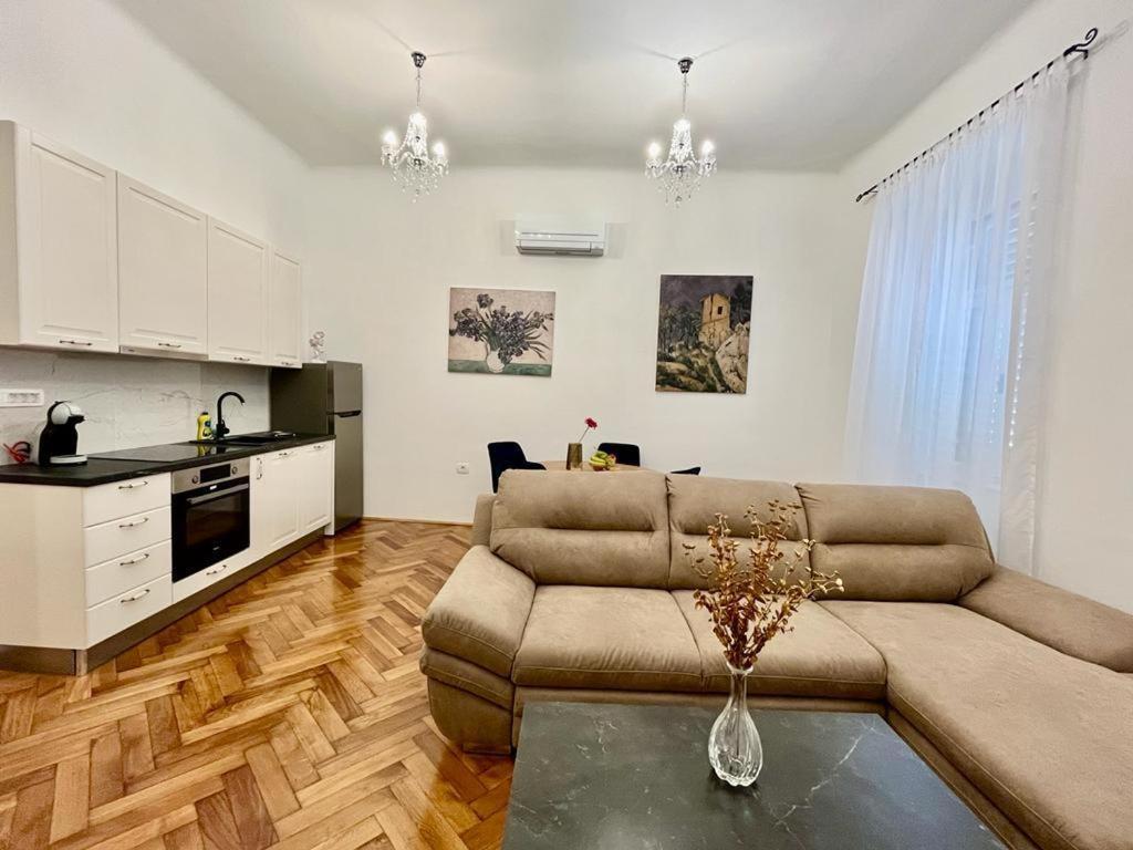 Апартаменти Lux Apartmans Пула Екстер'єр фото