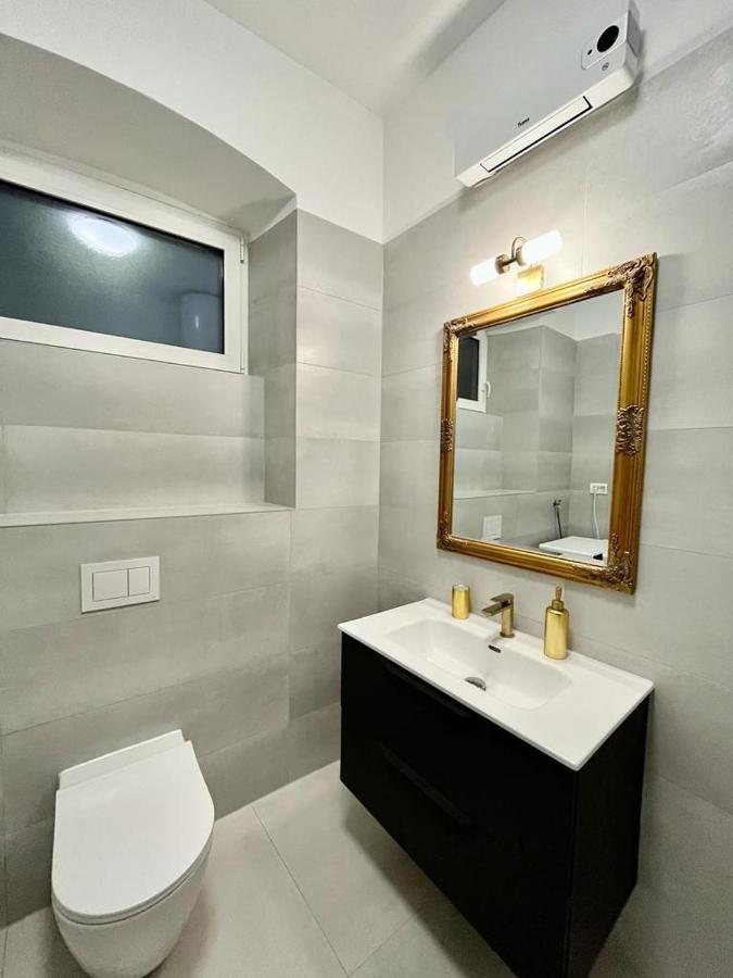 Апартаменти Lux Apartmans Пула Екстер'єр фото