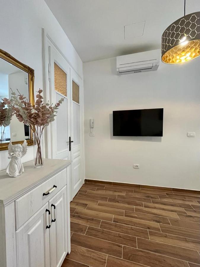 Апартаменти Lux Apartmans Пула Екстер'єр фото