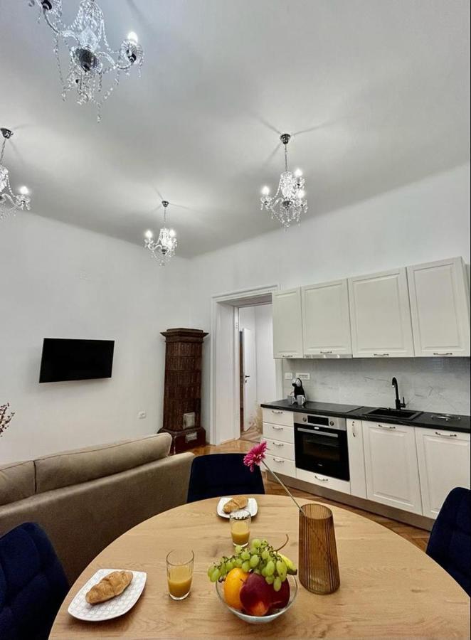 Апартаменти Lux Apartmans Пула Екстер'єр фото